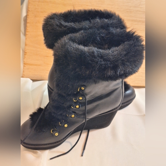 Ralph Lauren Black Leather Faux Fur Lined Wedge Ankle Boots Women's Size 6.5B - Picture 5 of 13